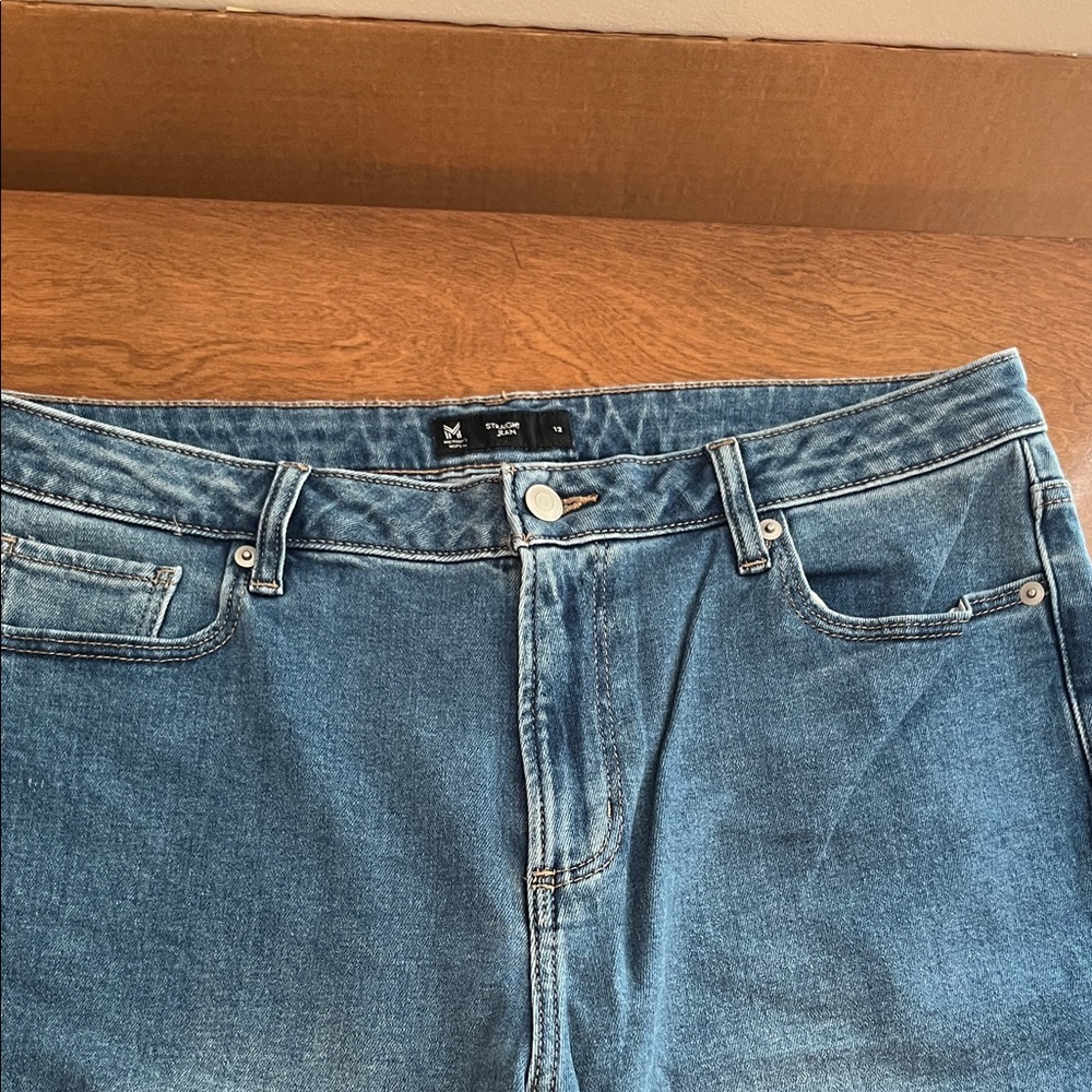 Relaxed Blue Women's Jeans - Classic Mid Wash